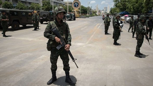 Ejército tailandés disuelve el Senado